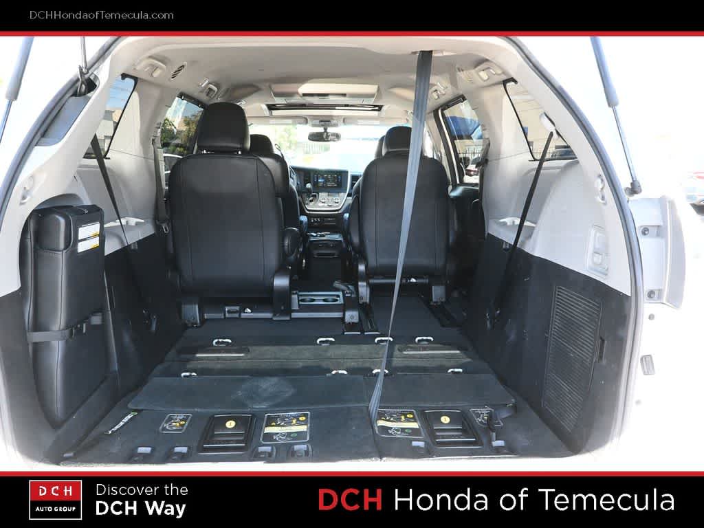 Thumbnail: 2016 Toyota Sienna - 23