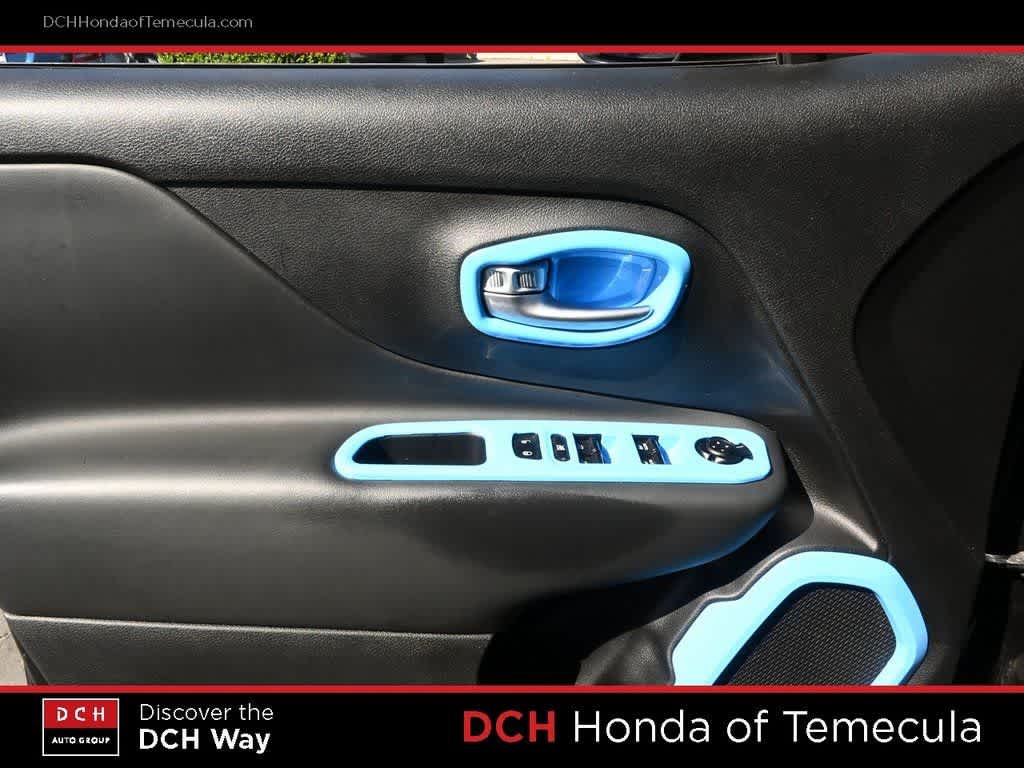 Thumbnail: 2022 Jeep Renegade - 16