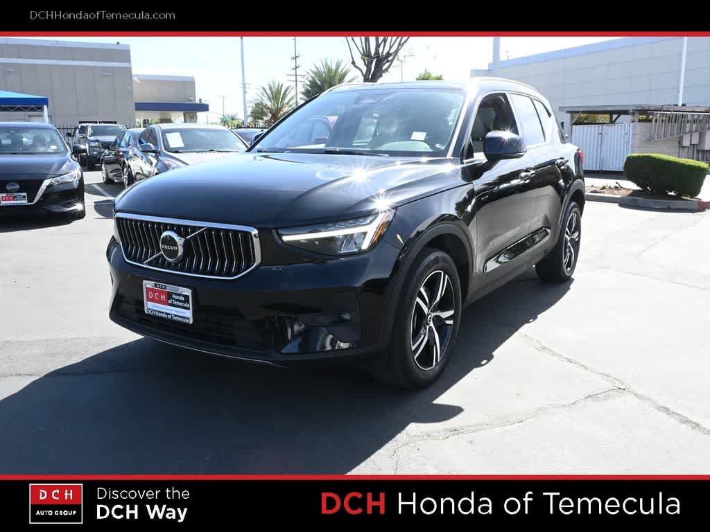 Thumbnail: 2023 Volvo XC40 - 1