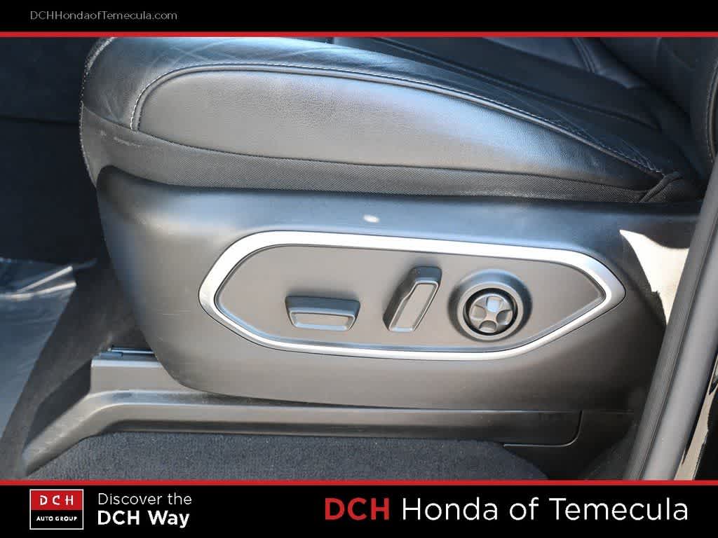 Thumbnail: 2024 Jeep Wagoneer - 17