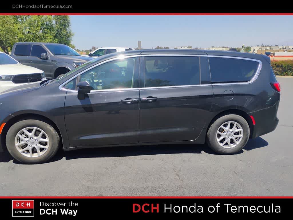 Thumbnail: 2023 Chrysler Voyager - 4