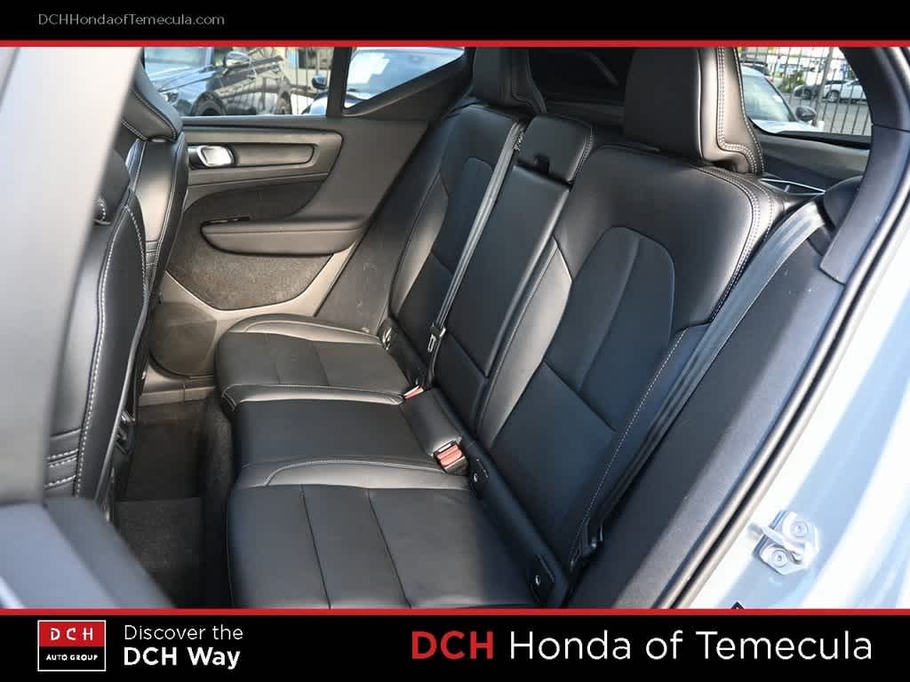 Thumbnail: 2021 Volvo XC40 - 19