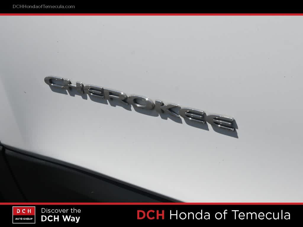 Thumbnail: 2019 Jeep Cherokee - 7