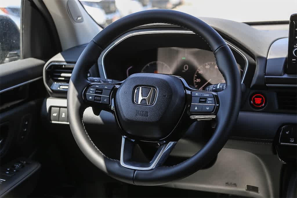 2025 Honda Pilot Touring 16