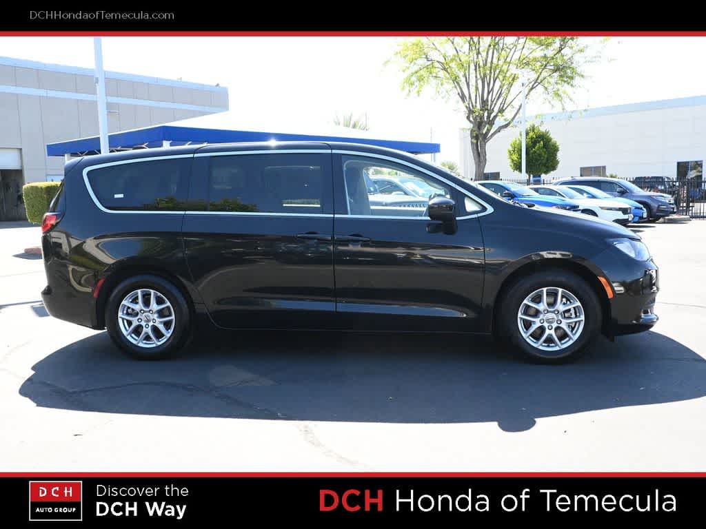 Thumbnail: 2023 Chrysler Voyager - 4