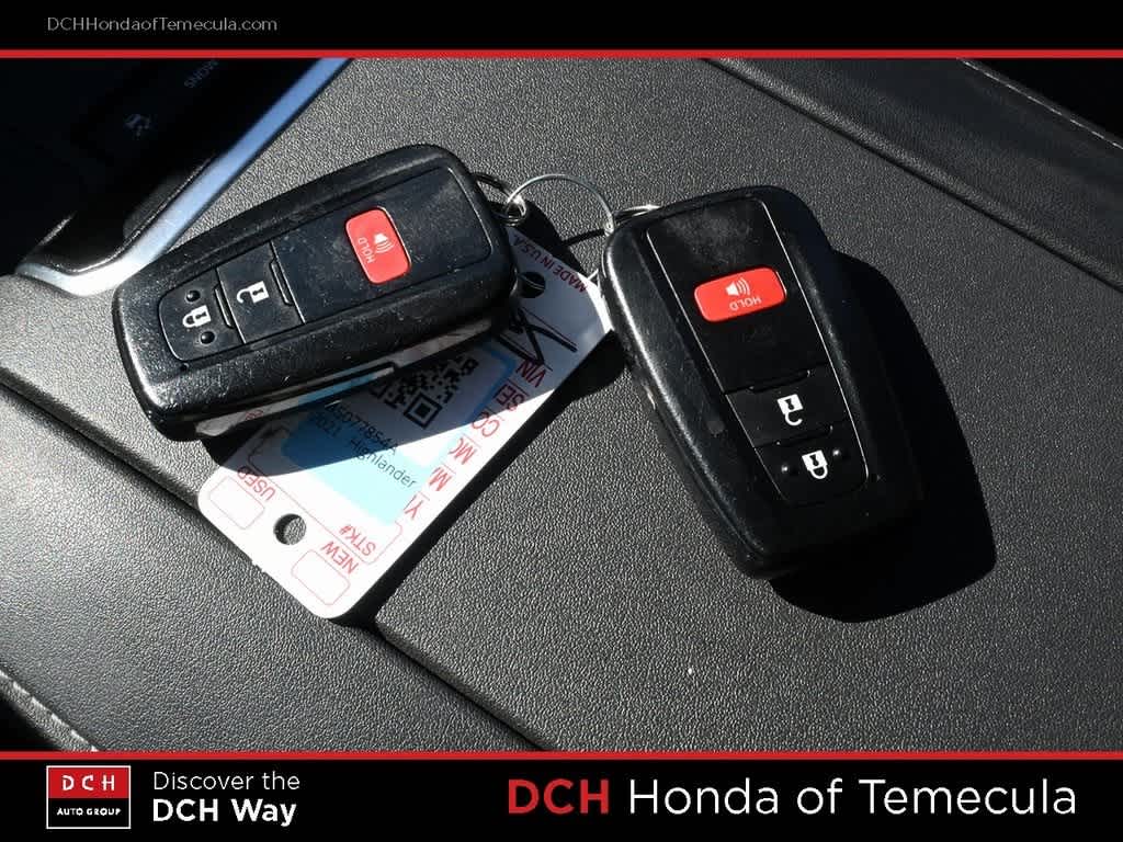 Thumbnail: 2021 Toyota Highlander - 15