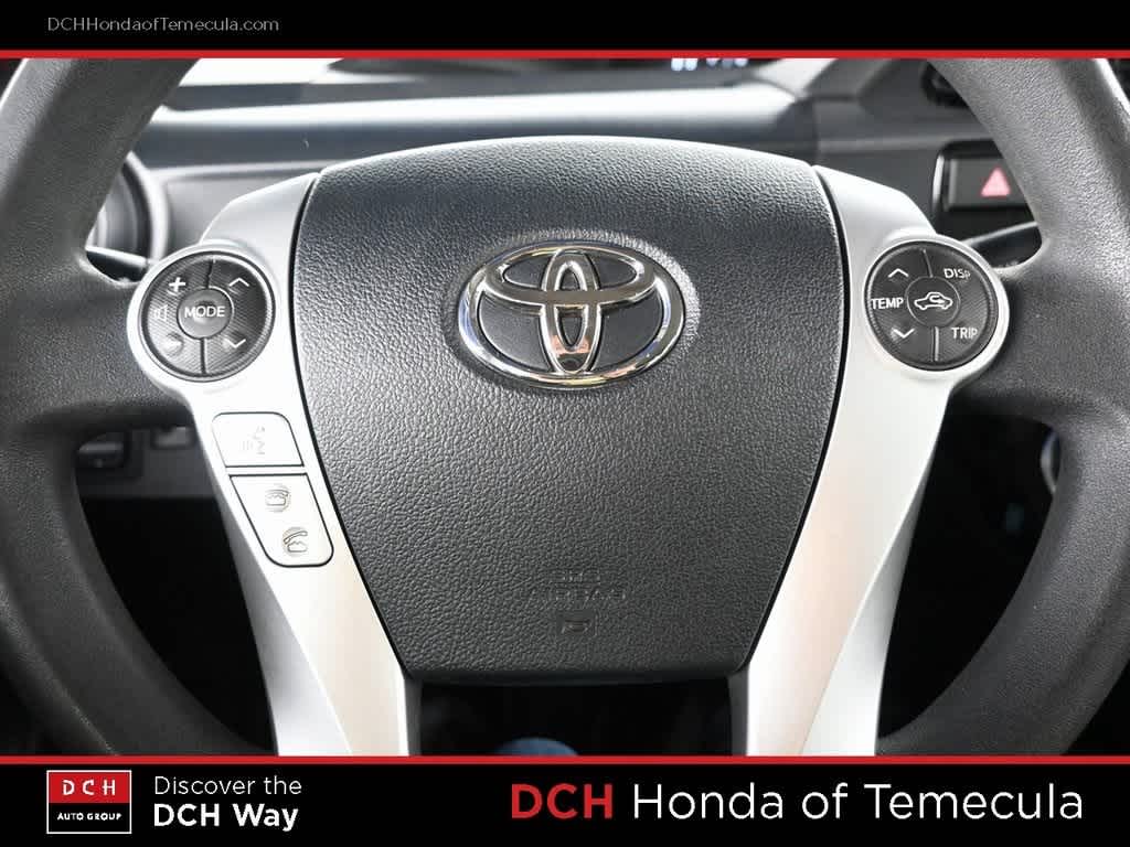 Thumbnail: 2015 Toyota Prius c - 9