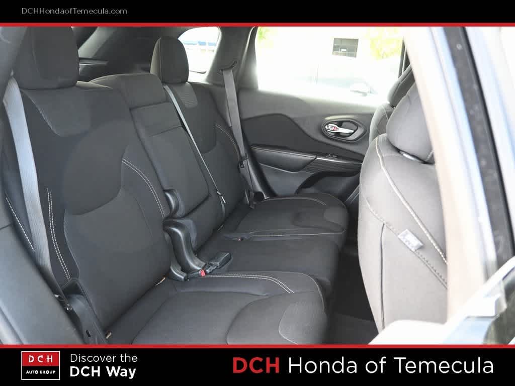 Thumbnail: 2016 Jeep Cherokee - 20