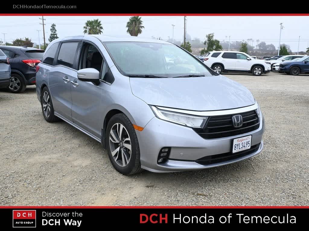 2022 Honda Odyssey Touring photo 2