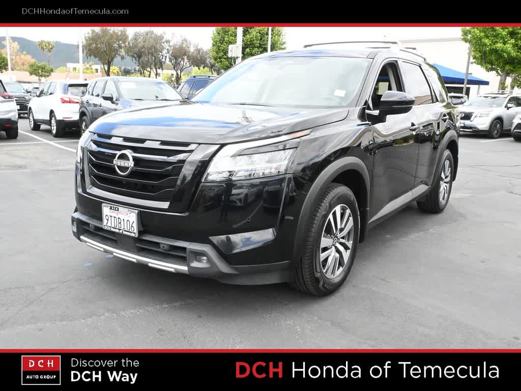 2022 Nissan Pathfinder SL 2WD's photo