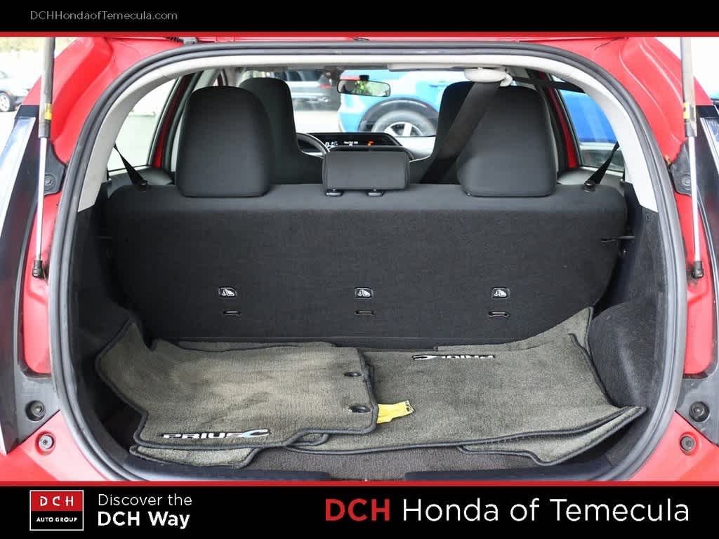 Thumbnail: 2015 Toyota Prius c - 21