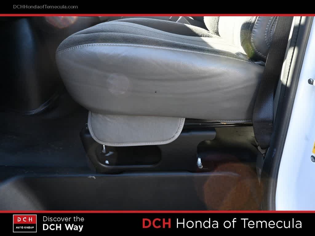 Thumbnail: 2024 GMC Savana - 16