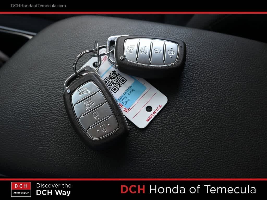 Thumbnail: 2019 Hyundai Ioniq - 15
