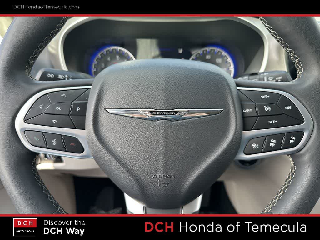 Thumbnail: 2023 Chrysler Pacifica - 9