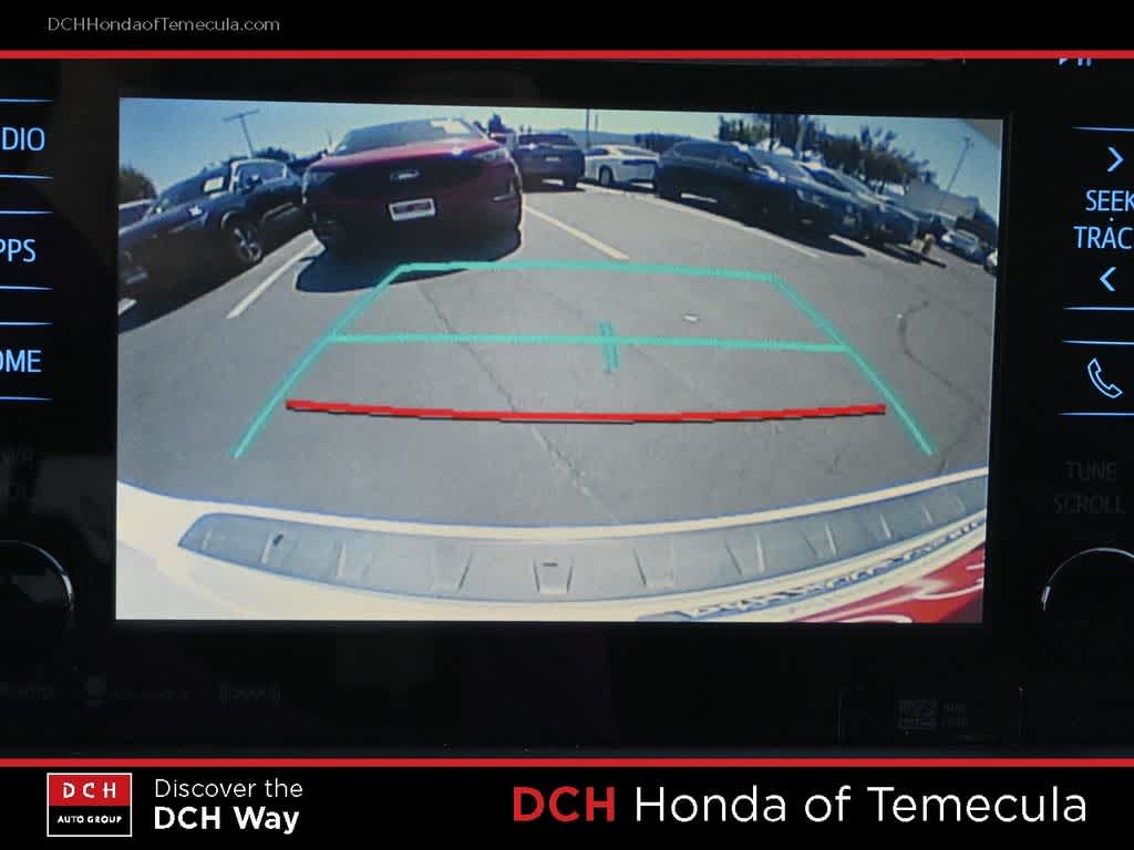 Thumbnail: 2016 Toyota Sienna - 13