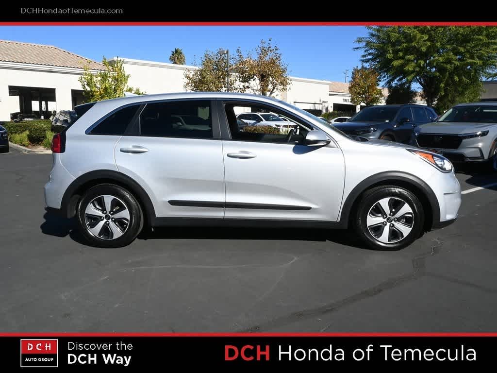 Thumbnail: 2017 Kia Niro - 5