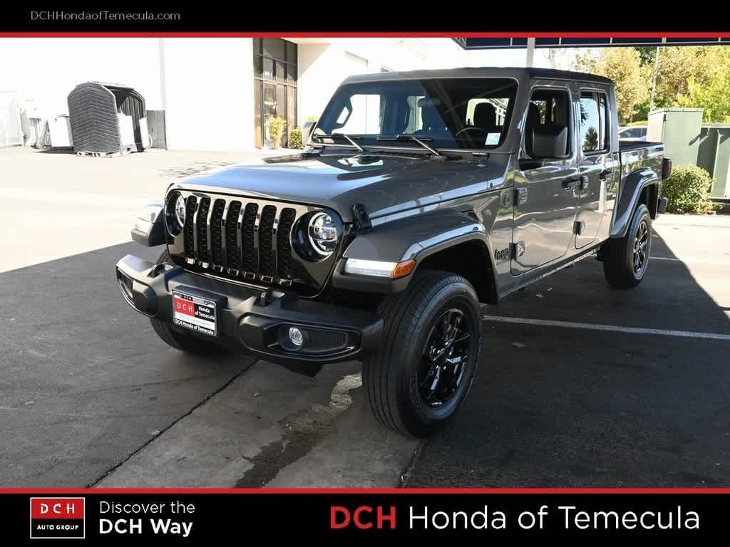 Used 2022 Jeep Gladiator Altitude Truck Crew Cab
