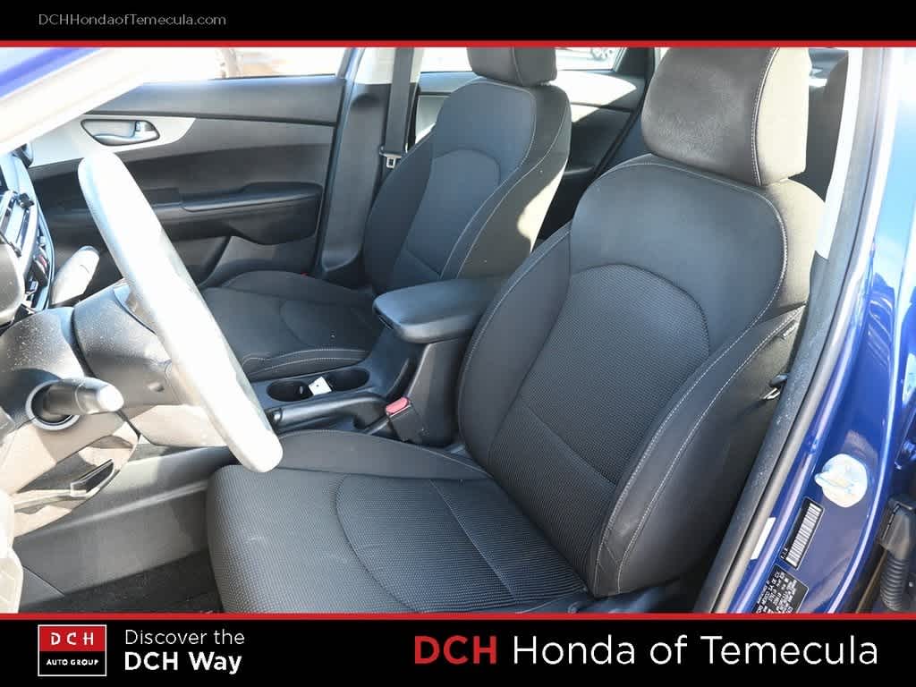 Thumbnail: 2019 Kia Forte - 17