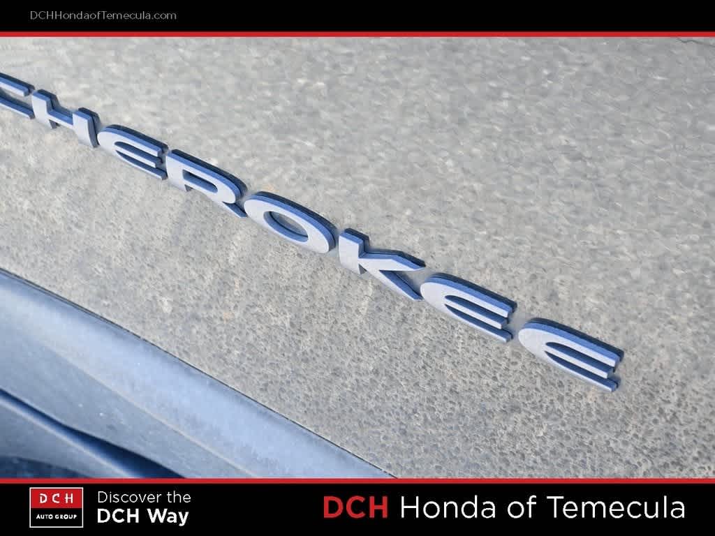 Thumbnail: 2017 Jeep Cherokee - 7