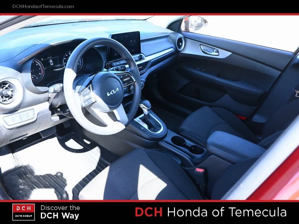 Thumbnail: 2022 Kia Forte - 8