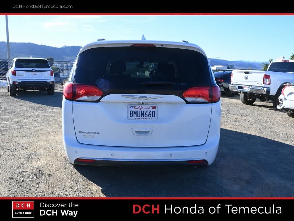 Thumbnail: 2018 Chrysler Pacifica - 6