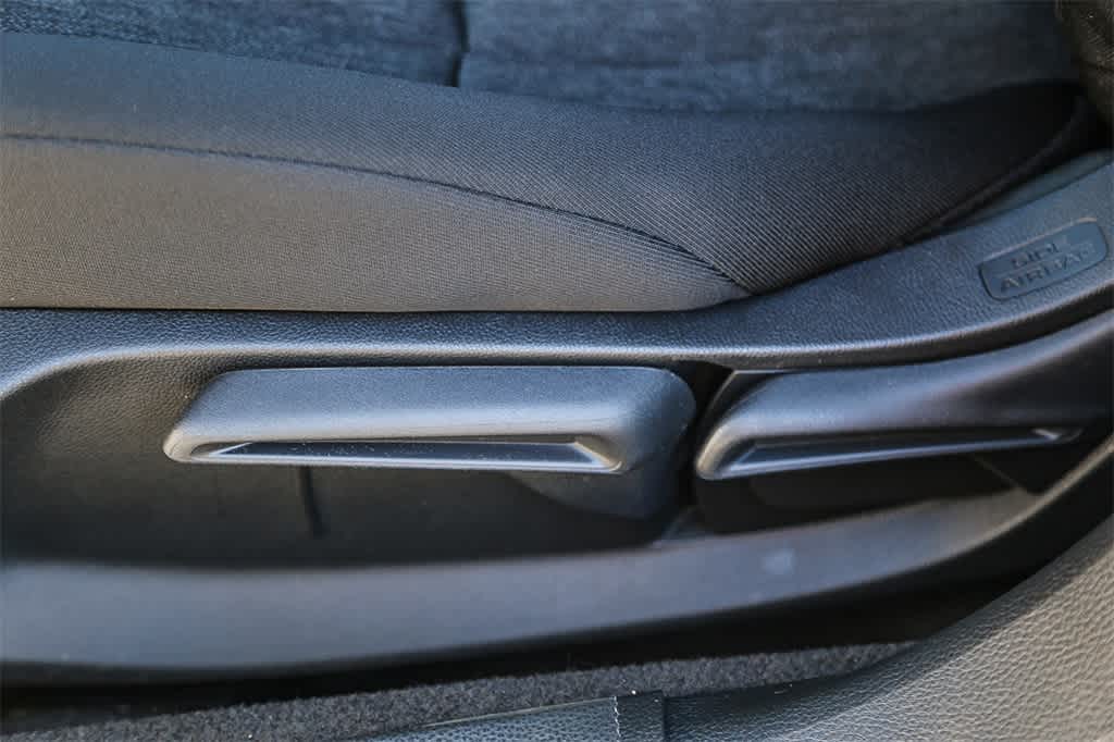 2025 Honda Accord LX 22
