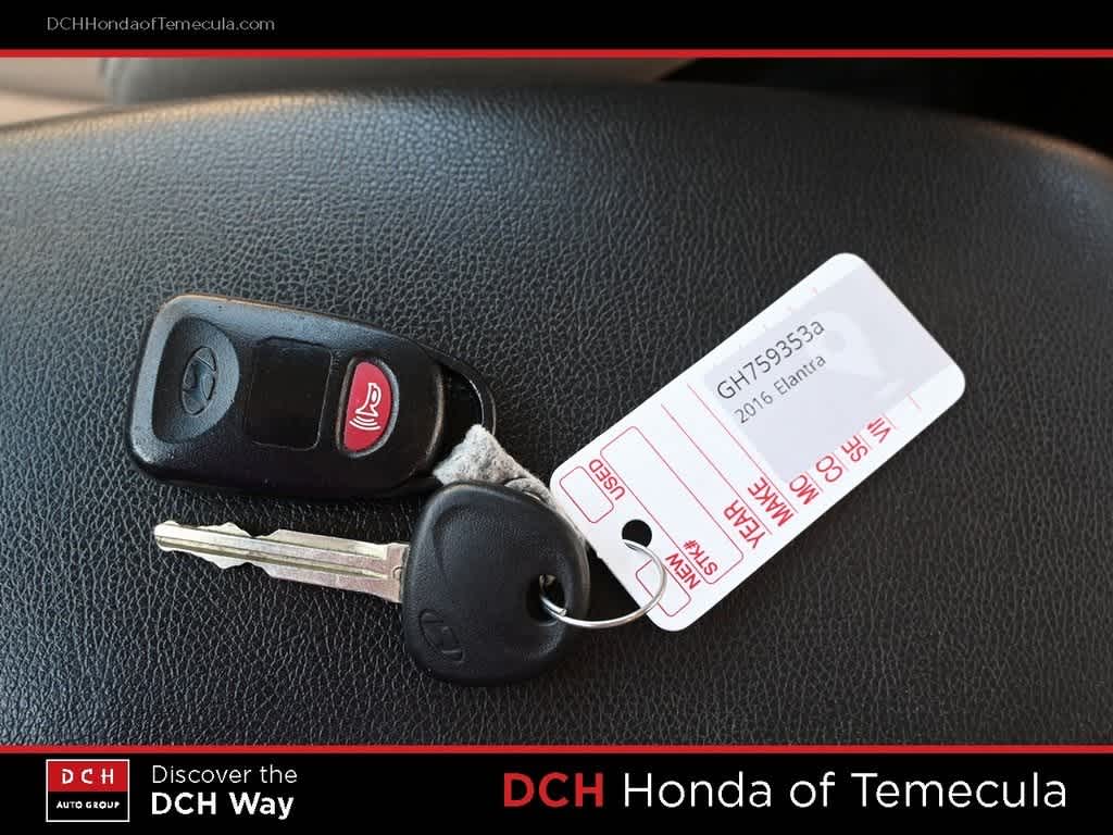 Thumbnail: 2016 Hyundai Elantra - 8