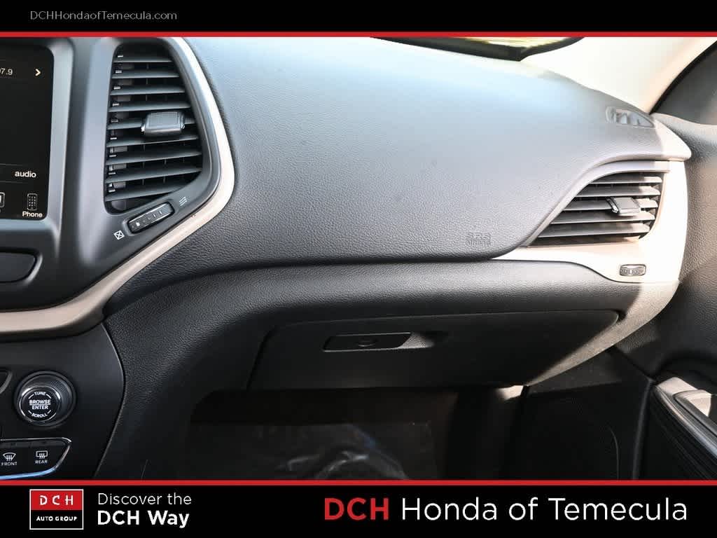 Thumbnail: 2016 Jeep Cherokee - 14