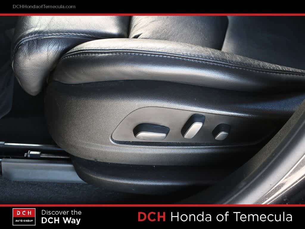 Thumbnail: 2017 Cadillac XT5 - 17