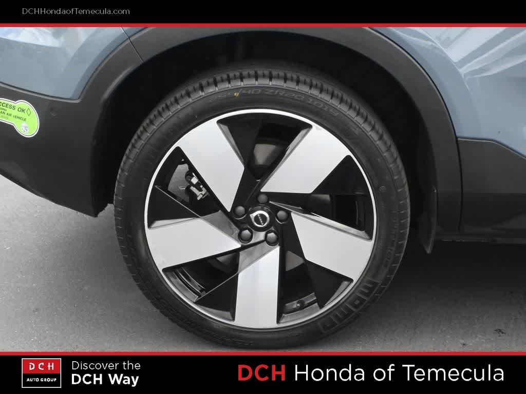 Thumbnail: 2023 Volvo C40 - 22