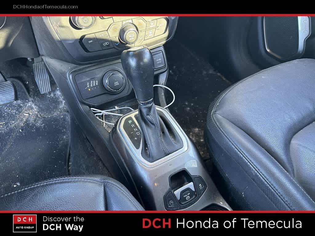 Thumbnail: 2019 Jeep Renegade - 11