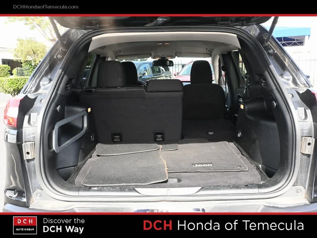 Thumbnail: 2016 Jeep Cherokee - 22