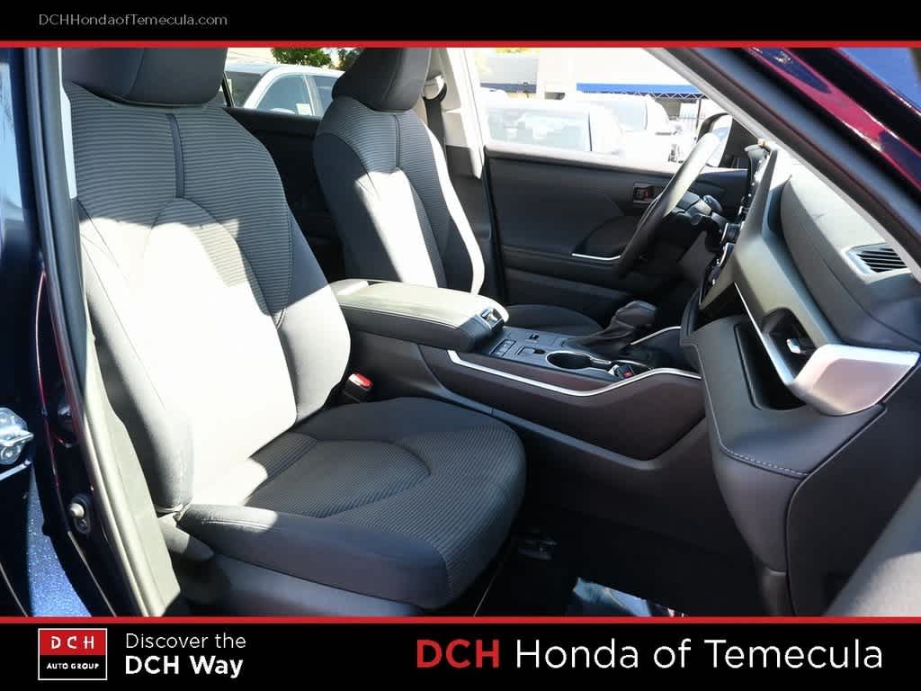 Thumbnail: 2021 Toyota Highlander - 22