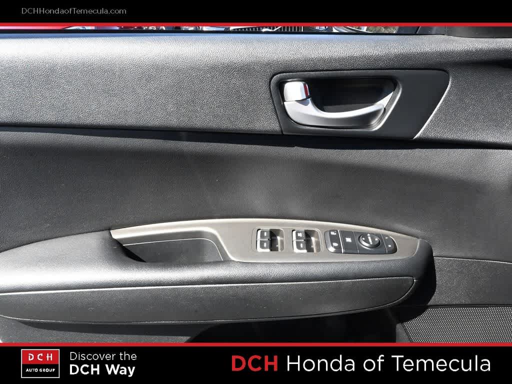 Thumbnail: 2020 Kia Optima - 16