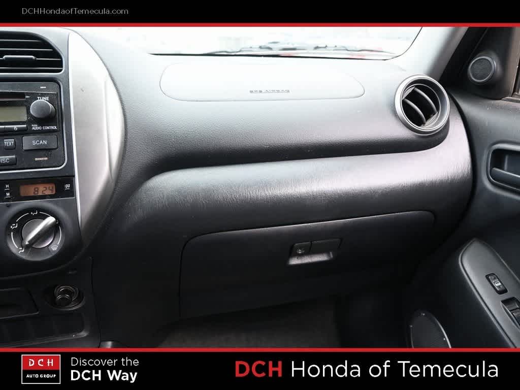 Thumbnail: 2005 Toyota RAV4 - 13