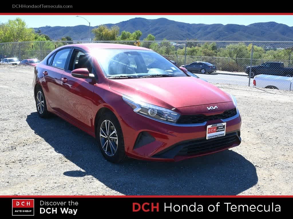 Thumbnail: 2022 Kia Forte - 3