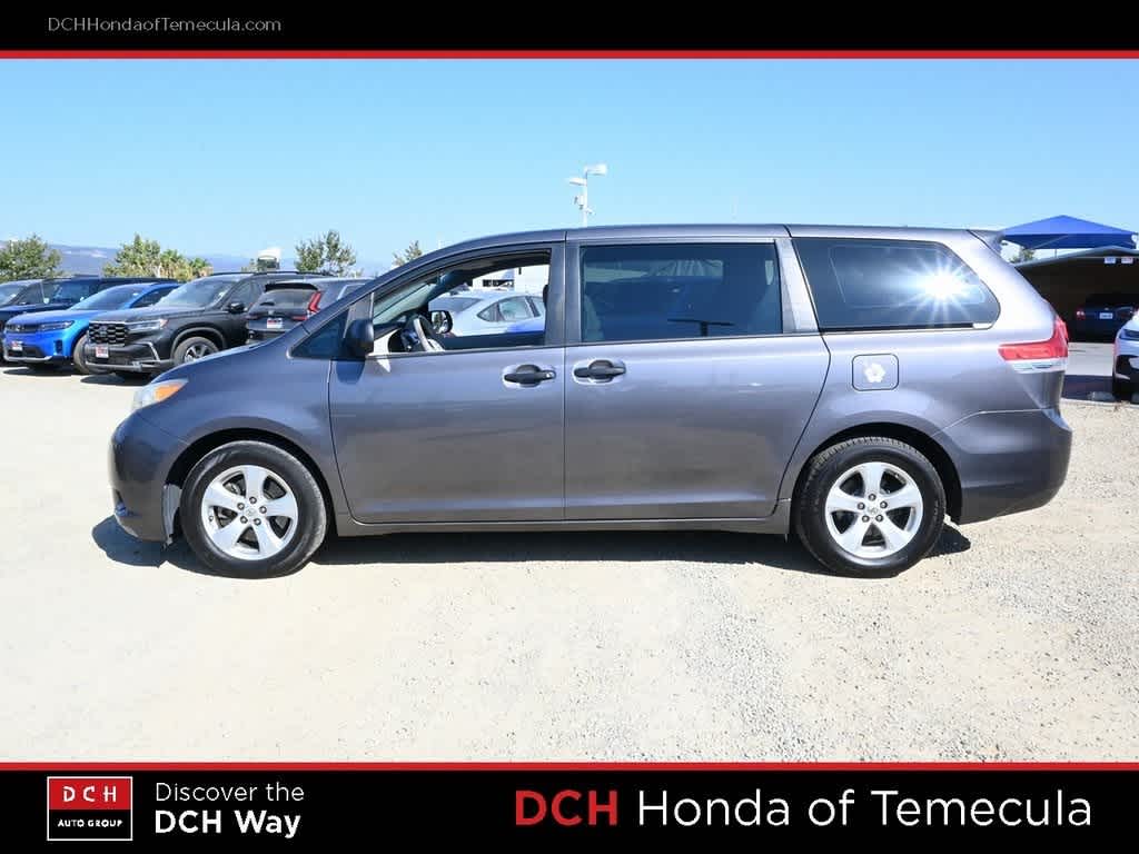 Thumbnail: 2011 Toyota Sienna - 4