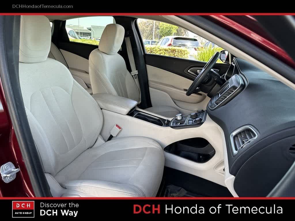 2015 Chrysler 200 Limited 21