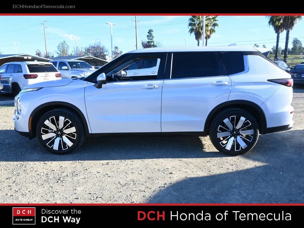 Thumbnail: 2025 Mitsubishi Outlander - 4