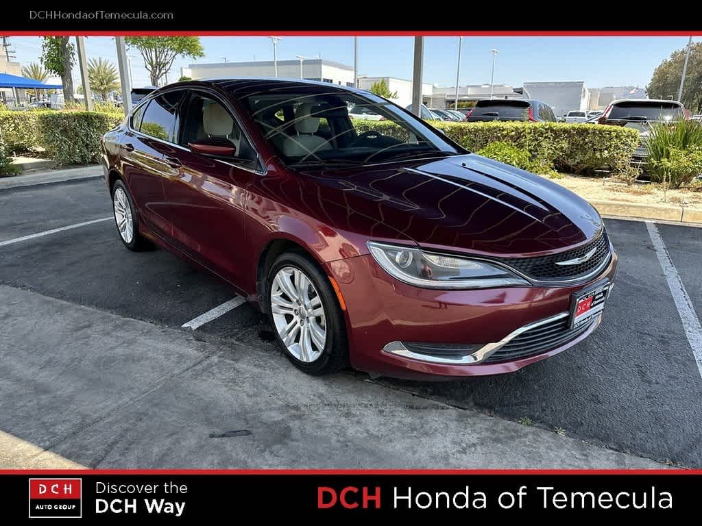 2015 Chrysler 200 Limited 3