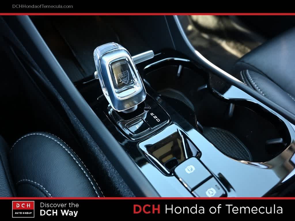 Thumbnail: 2023 Volvo XC40 - 11