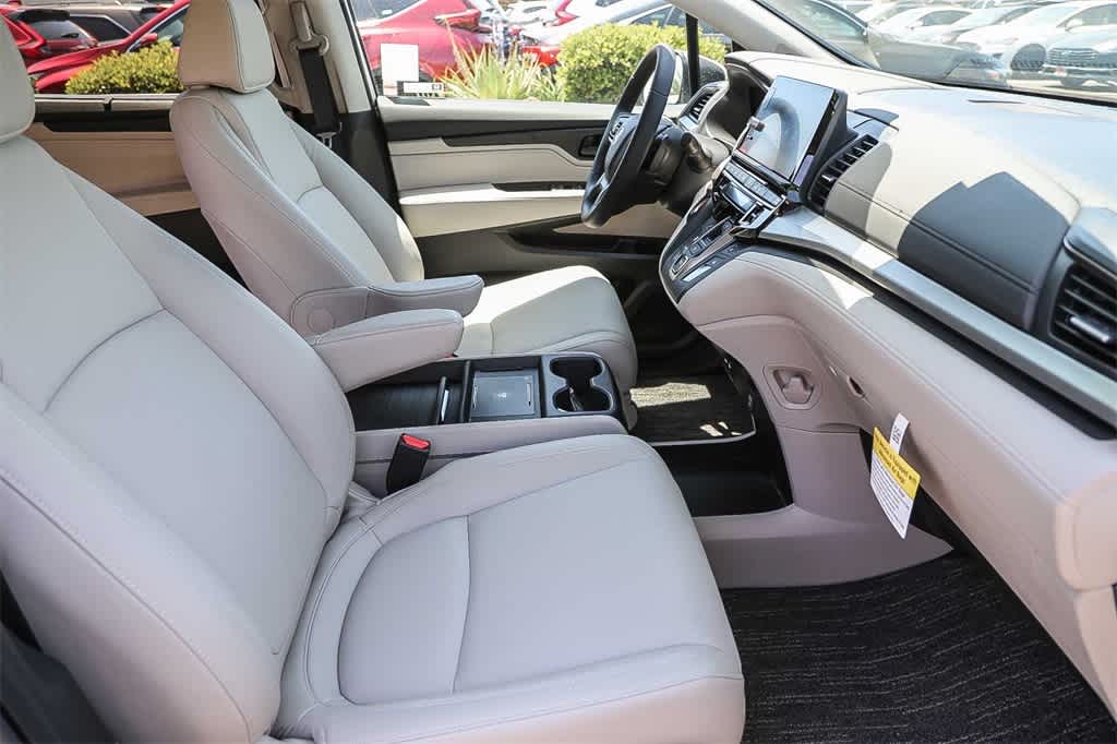 Thumbnail: 2026 Honda Odyssey - 16