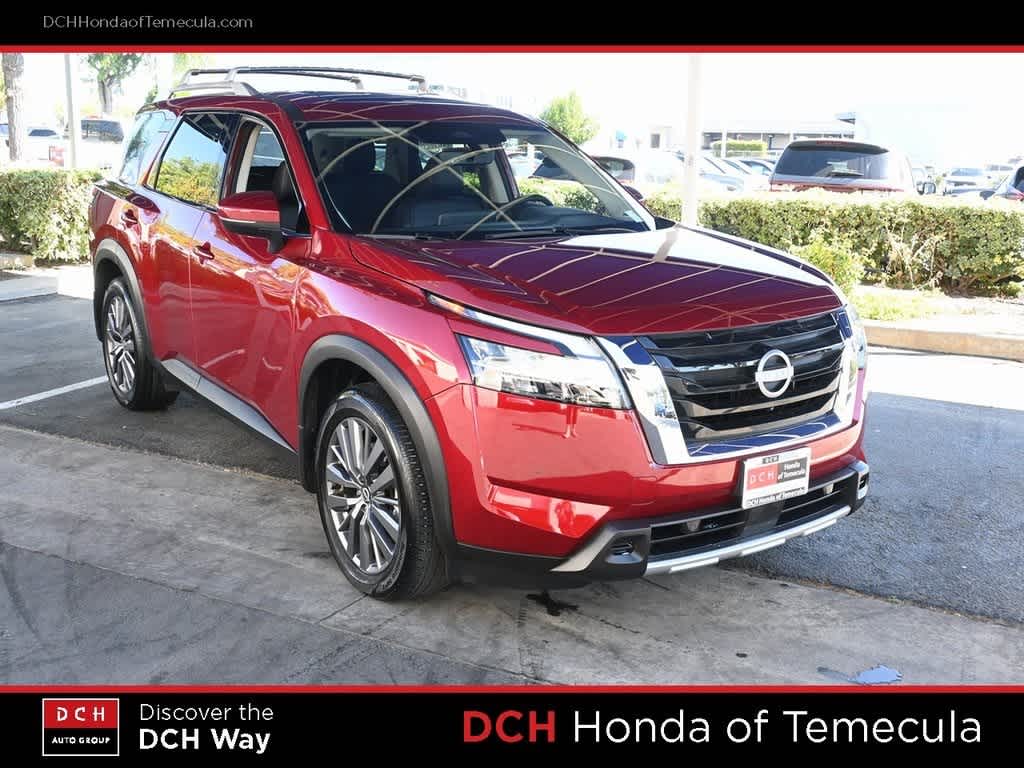 2024 Nissan Pathfinder SL photo 3