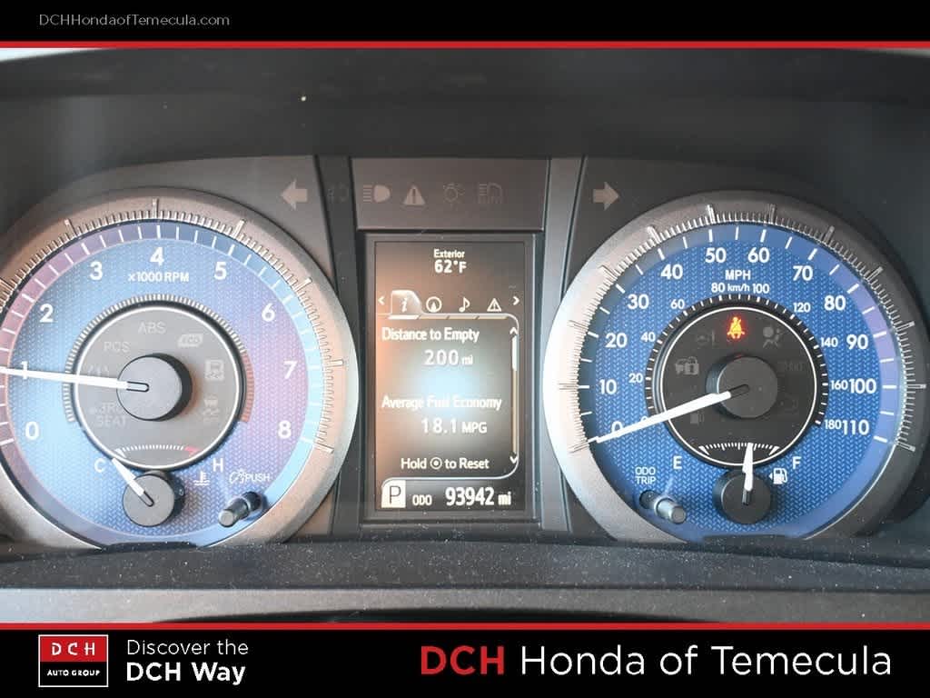 Thumbnail: 2016 Toyota Sienna - 10