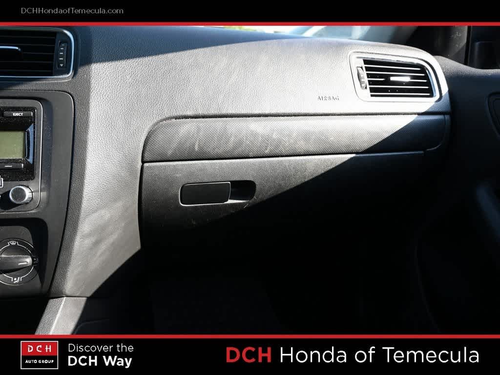 Thumbnail: 2011 Volkswagen Jetta - 13