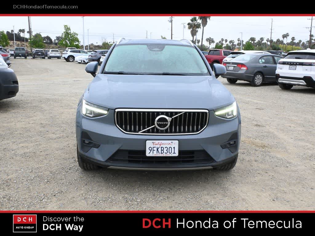 Thumbnail: 2023 Volvo XC40 - 2