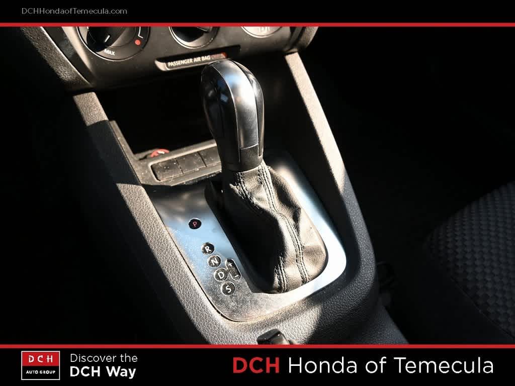 Thumbnail: 2011 Volkswagen Jetta - 11