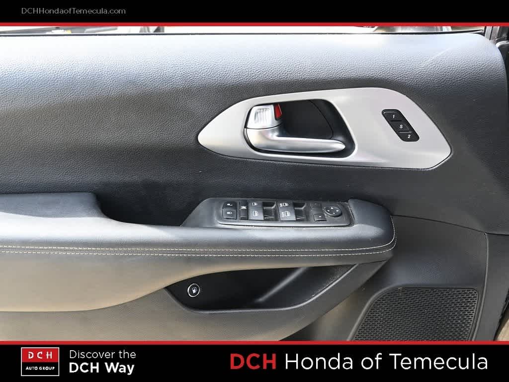 Thumbnail: 2022 Chrysler Pacifica - 15
