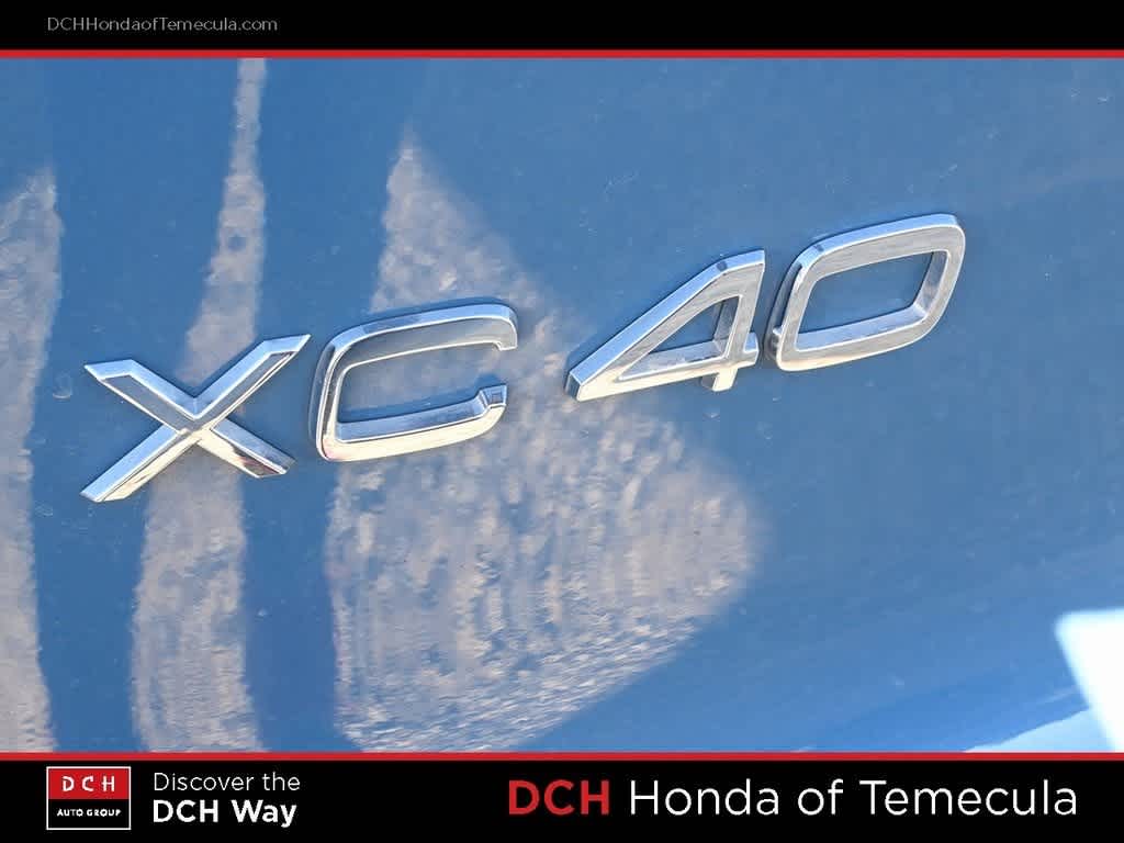 Thumbnail: 2023 Volvo XC40 - 7