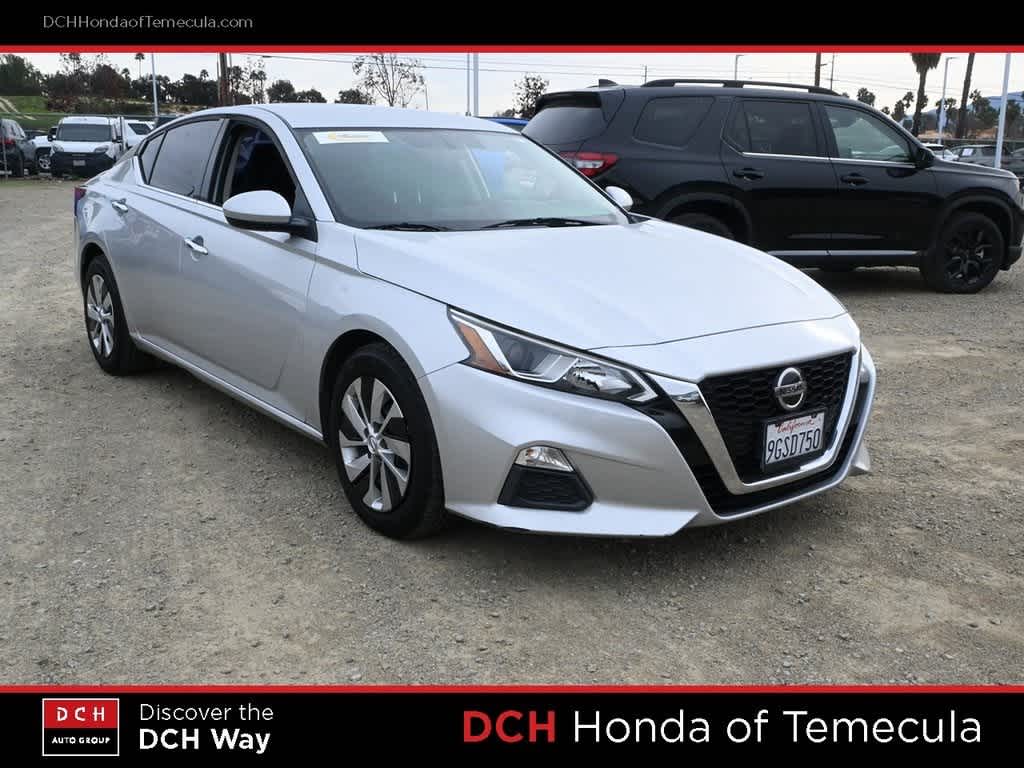 Thumbnail: 2020 Nissan Altima - 3